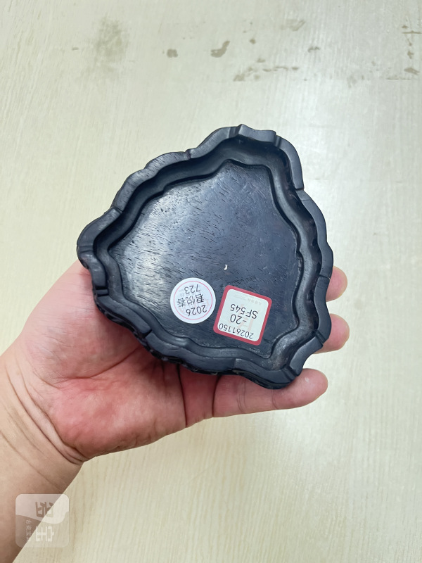 紫檀卷草纹花形器座 - 图6